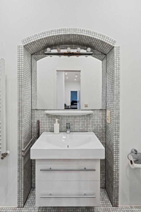 Apartment Fuer 13 Gaeste, 5 Schlafzimmer, 2 Baeder, 2 Loggia'S, Leipzig Zentrum Ost מראה חיצוני תמונה