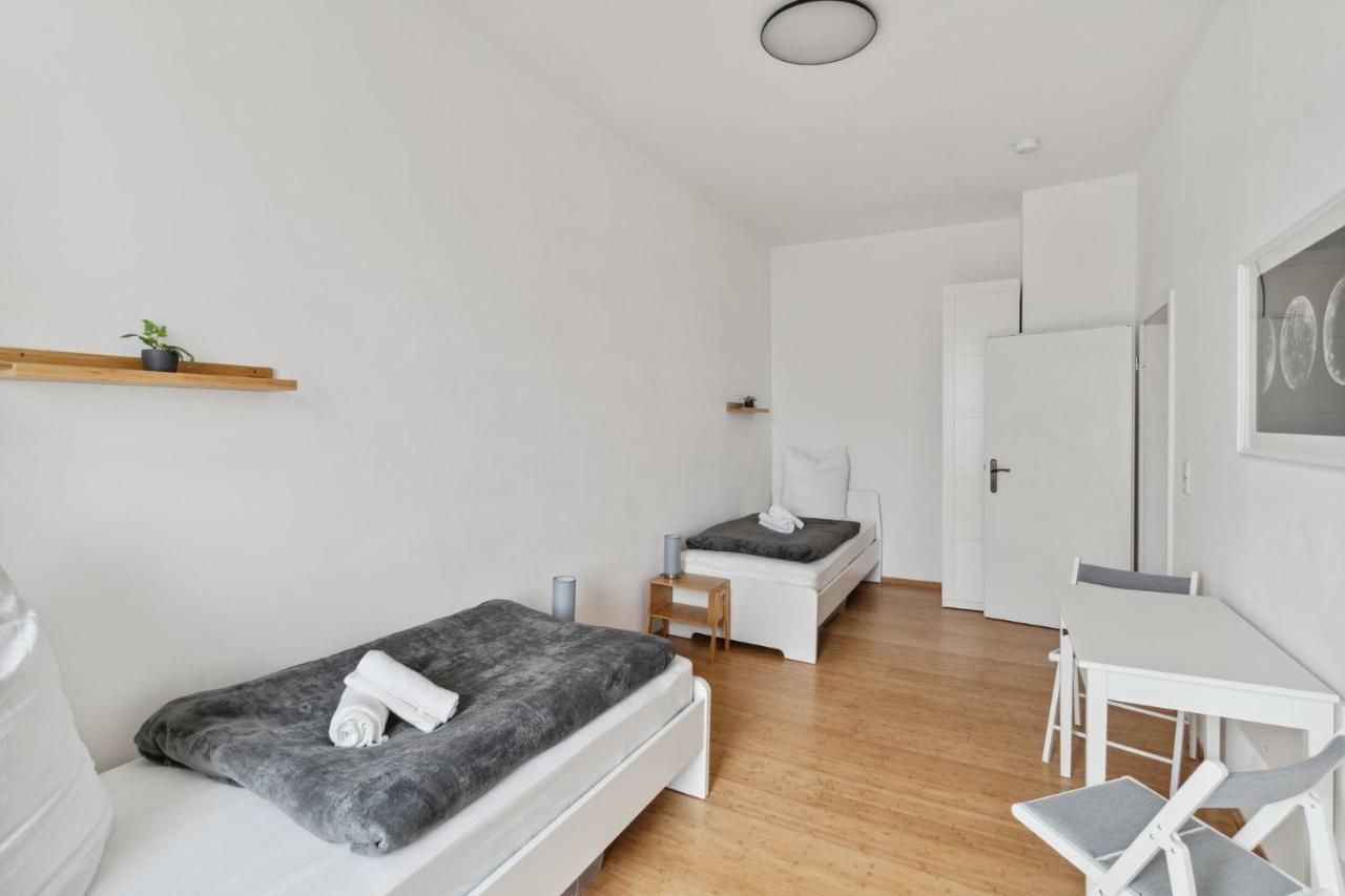 Apartment Fuer 13 Gaeste, 5 Schlafzimmer, 2 Baeder, 2 Loggia'S, Leipzig Zentrum Ost מראה חיצוני תמונה